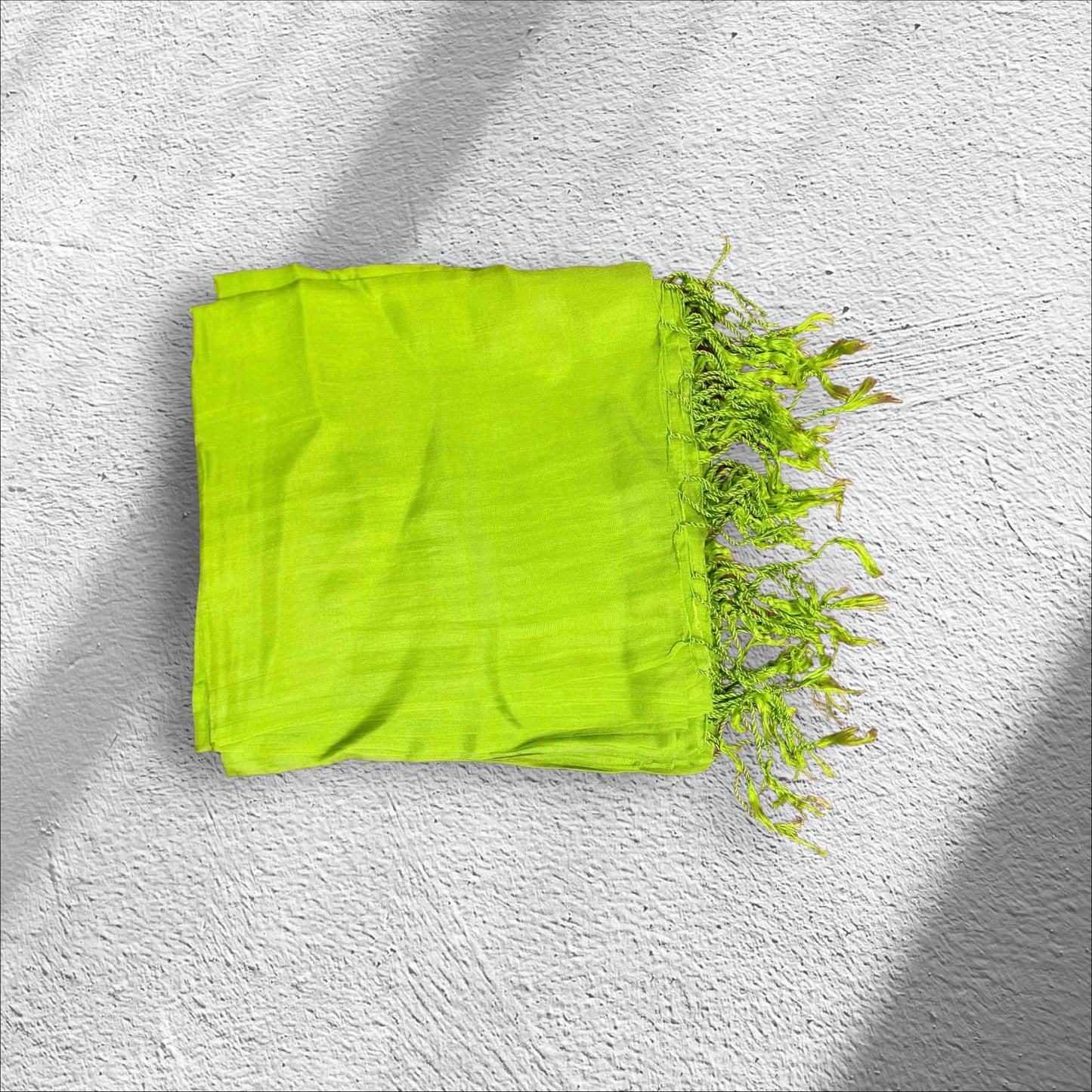 Pañuelos de seda de Vietnam con flecos