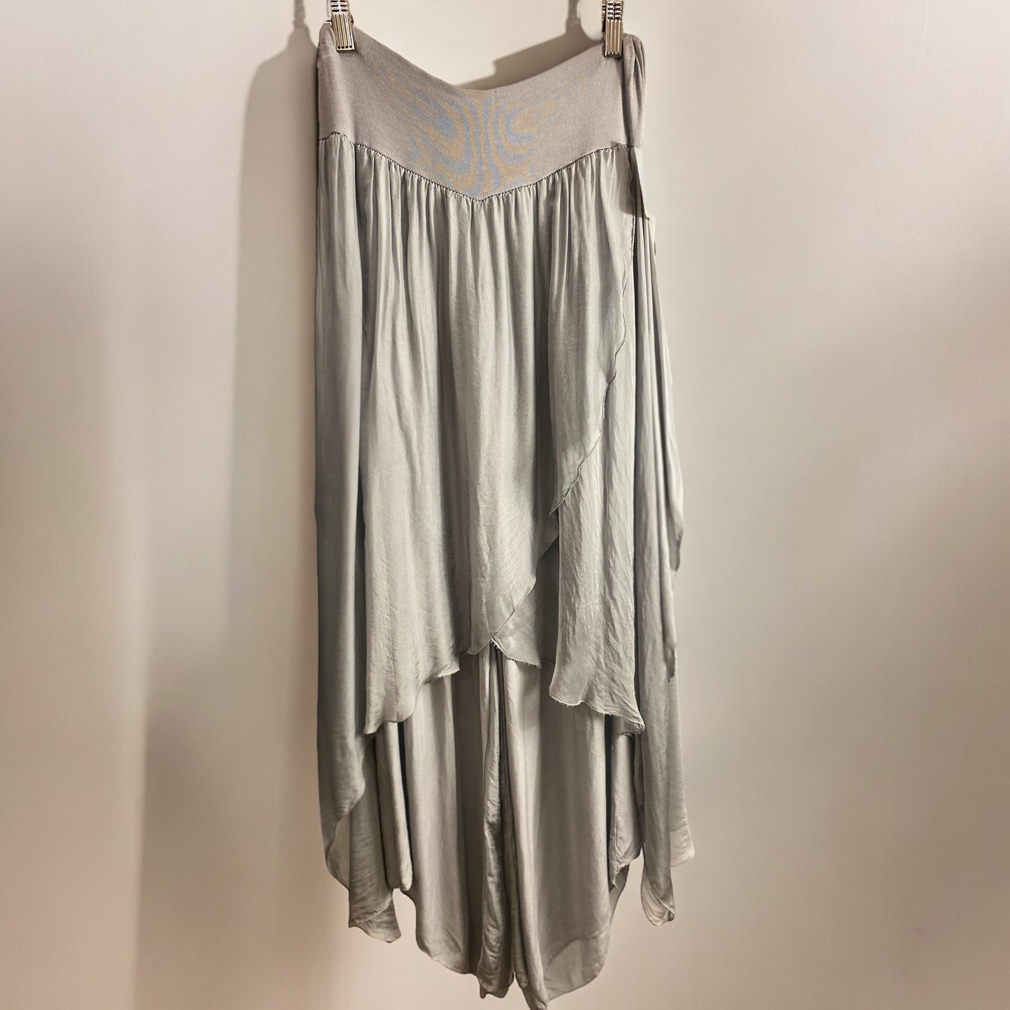 Pantalon tipo faldón de seda
